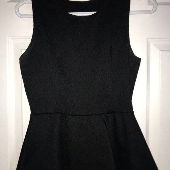 Black sleeveless top - Picture 4 of 4